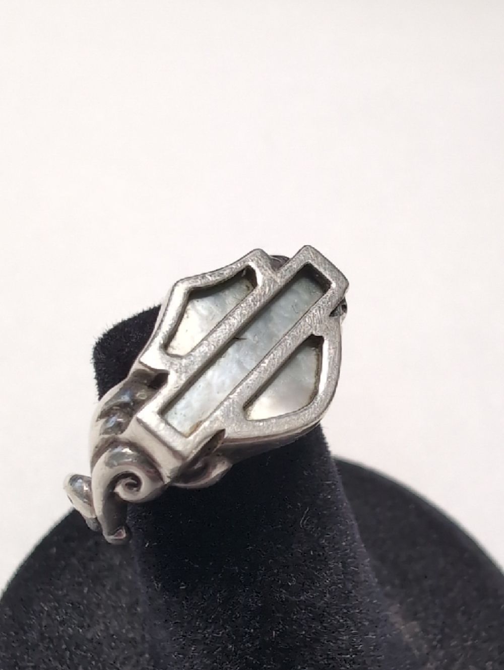 Harley Davidson Sterling Shield Ring W/ Mother Of Pearl Shell Inlay - Picture 8 of 12